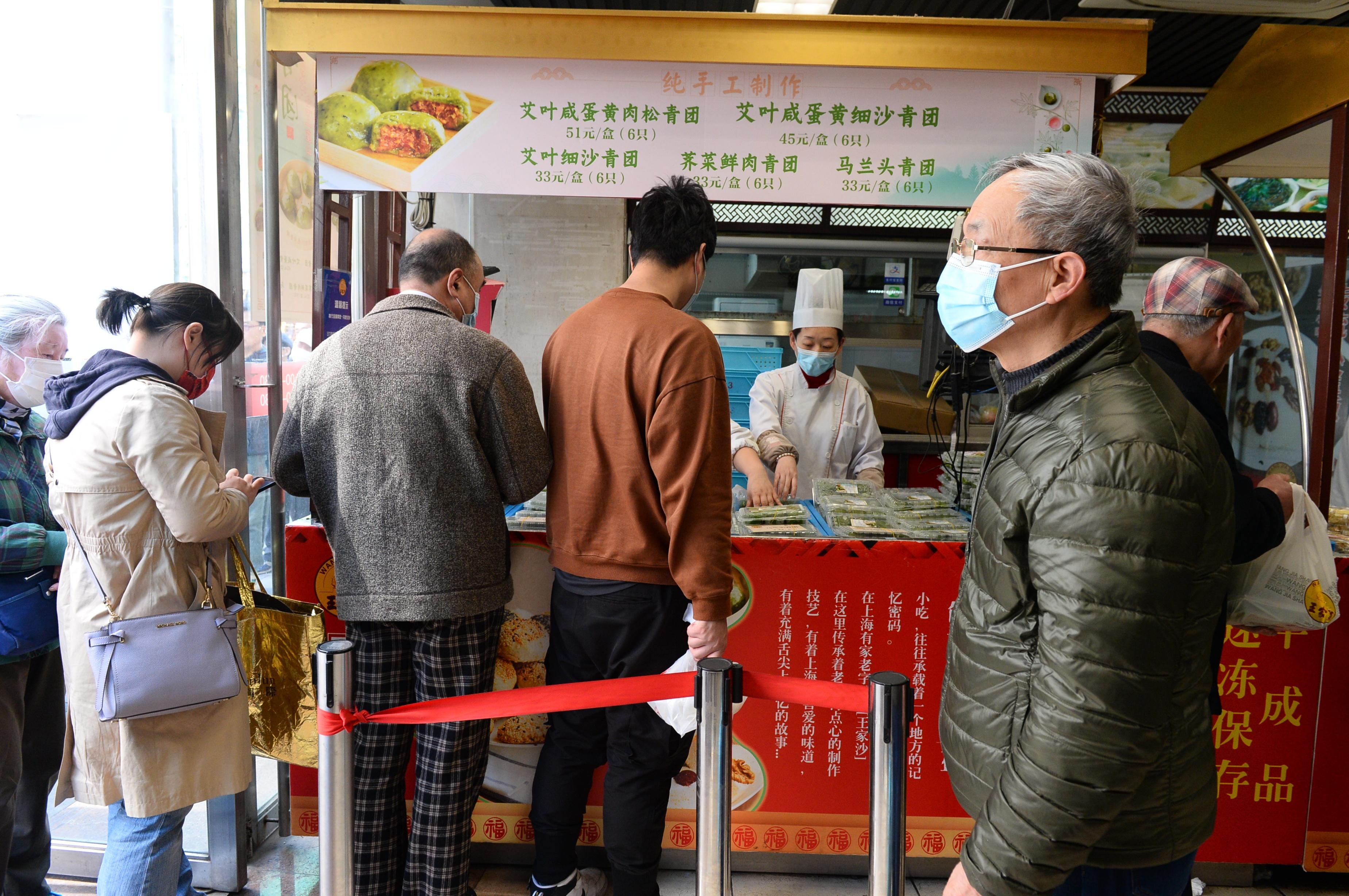 淡水鱼挂虾方法视频（钓鱼怎么挂虾不掉虾）