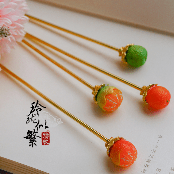 小麻将兔子挂坠怎么挂视频（麻将摆小白兔）