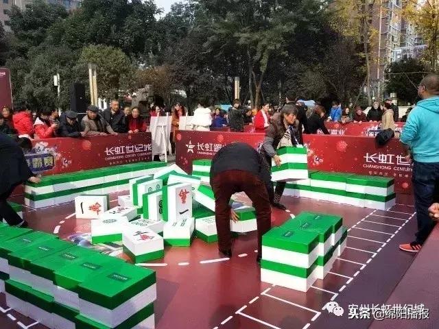 微信雀神麻将免费开挂器教学（微信雀神麻将有开挂的吗?）