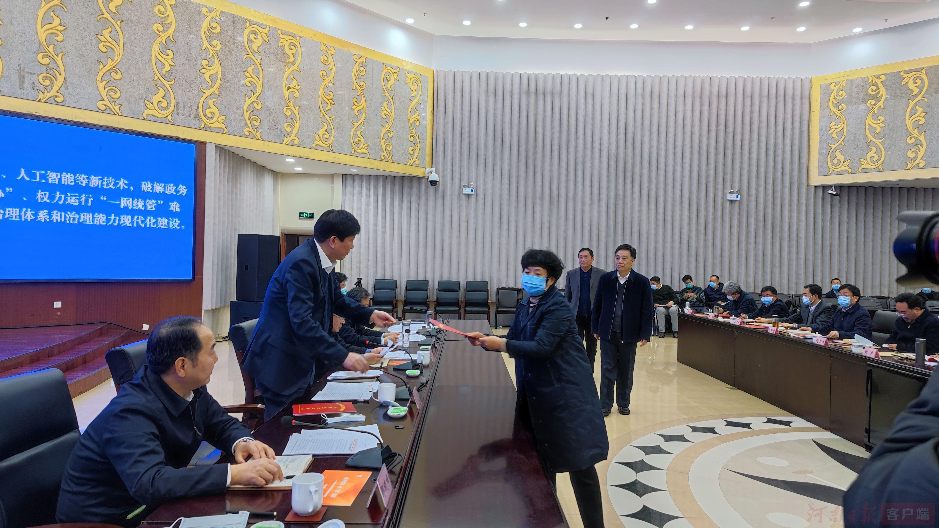 跑得快网上买挂安全吗（网上跑得快怎么玩钱）