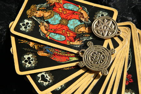 吉普赛扑克牌数字卜挂详解（吉普赛占卜牌玩法教程视频）