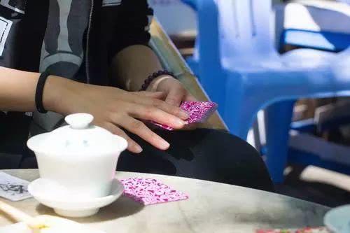 人人来斗牌挂怎么用的（人人斗地主兑换码领取）