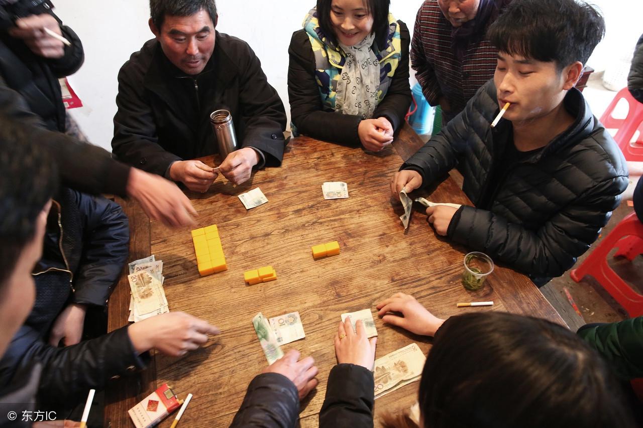 三分钟了解&quot;普通扑克牌金花发好牌如何简单作弊《新浪科技 讲解窍门》