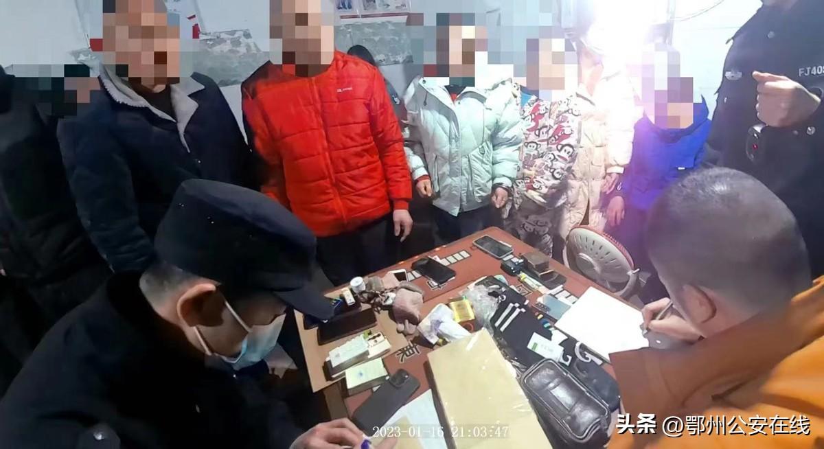 三分钟了解&quot;新且实用扑克牌斗牛工具仪器!—详细解说+新浪科技