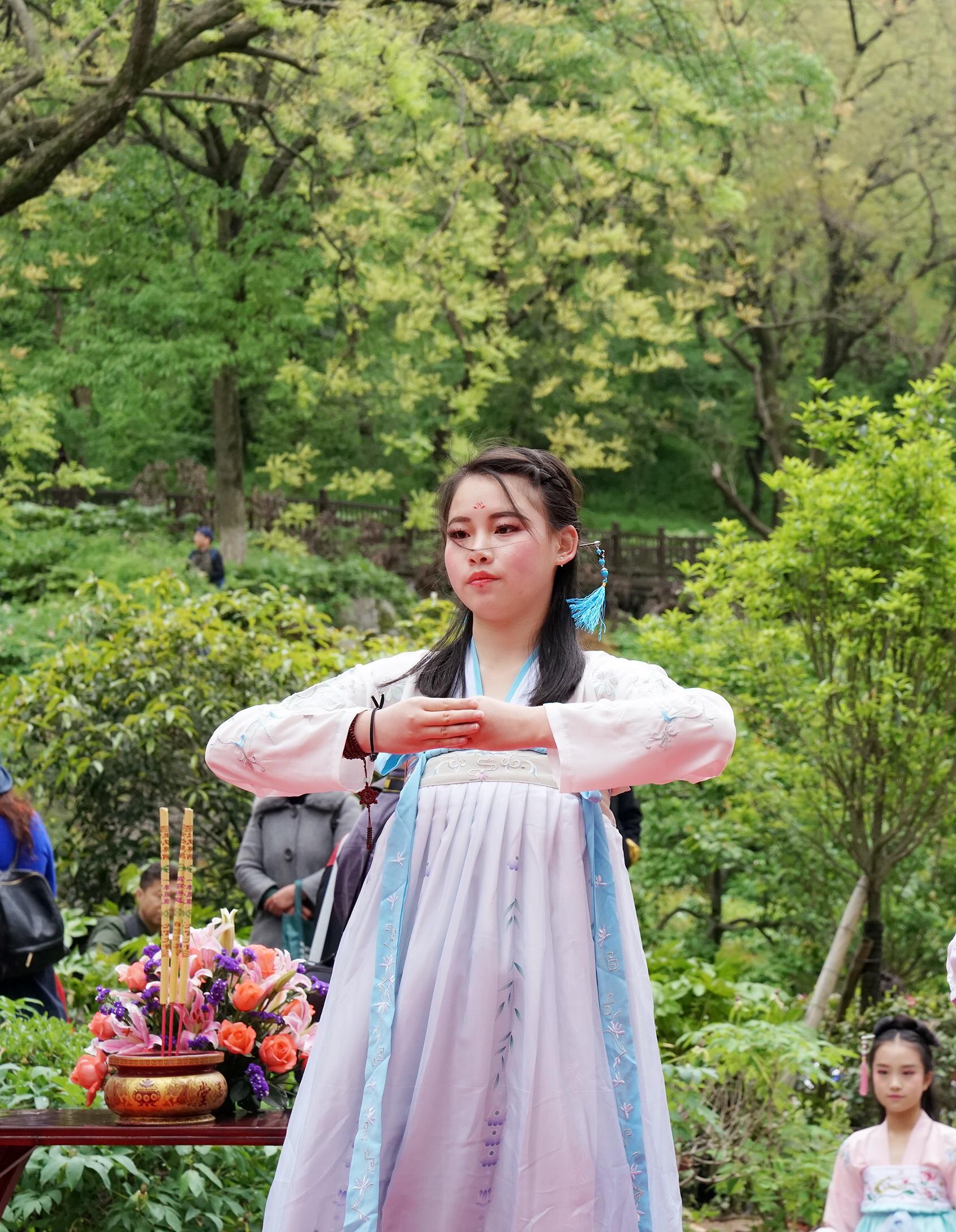 中至卧龙有挂买不（隆中卧龙）