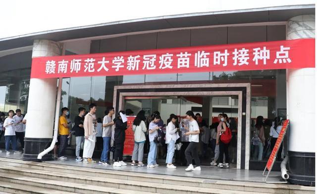 边打麻将边挂针图片（边打吊瓶边打麻将）
