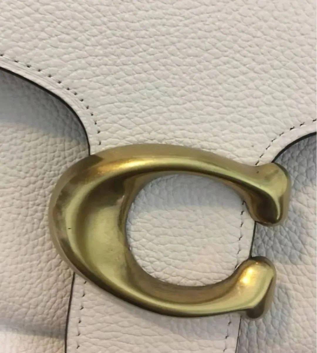 gucci腋下麻将挂坠蝴蝶（蔻驰腋下麻将包）
