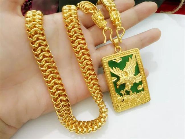 金花生挂饰怎么戴手上的（金花生手链的寓意）